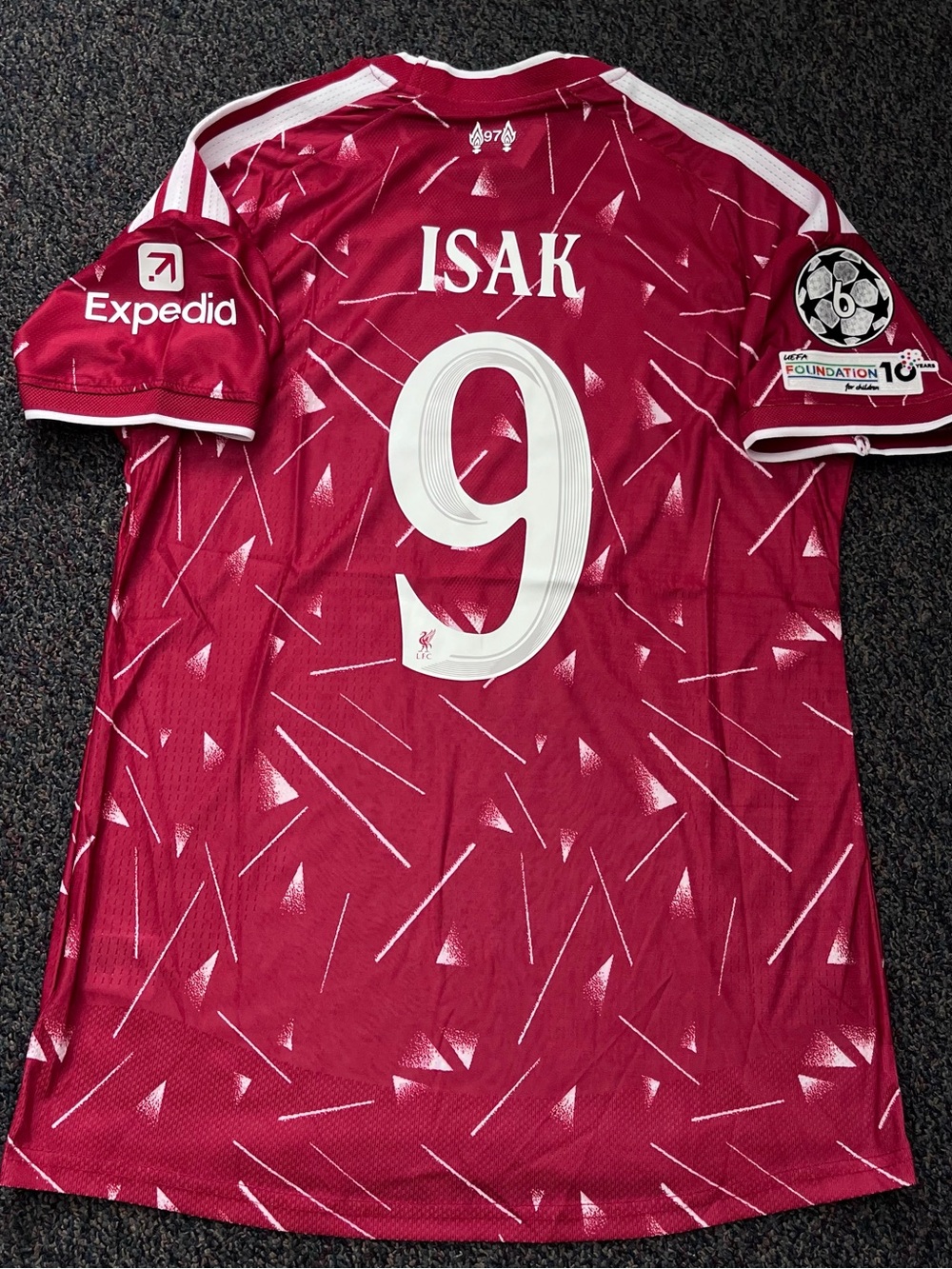ISAK 9 LIVERPOOL 26/27 HOME JERSEY (L)